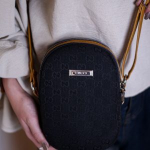 پاس ایستاده سوییت و پارچه ای