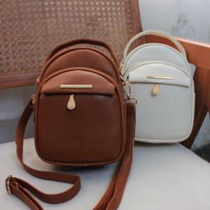 کیف ایستاده جلو جیب